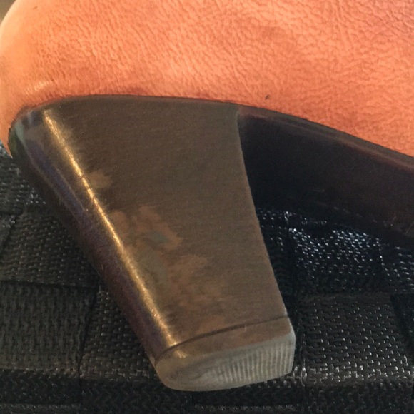 Super cute Pink and brown Clark’s heels. Size 7 - Picture 5 of 5